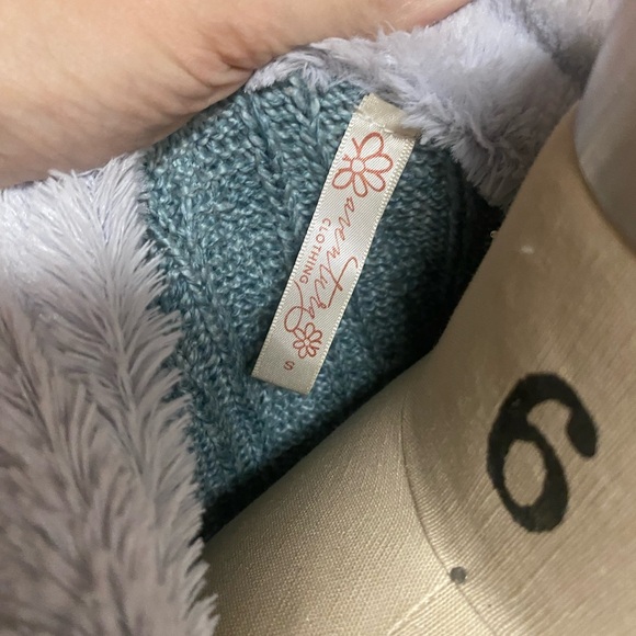 Aventura blue vest size small - Picture 2 of 7